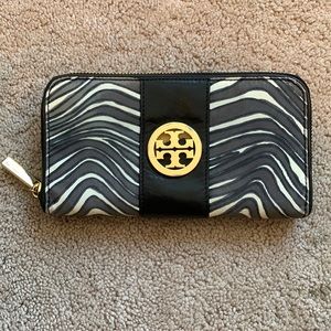 Tory Burch wallet